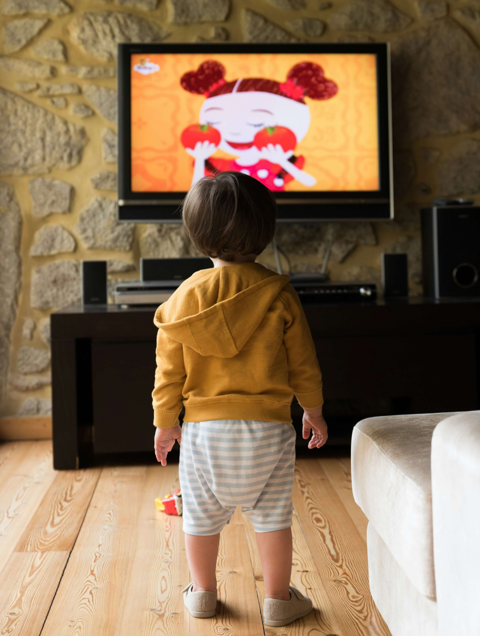 Should Your Bilingual Toddler Watch Screens in One or Both Languages?